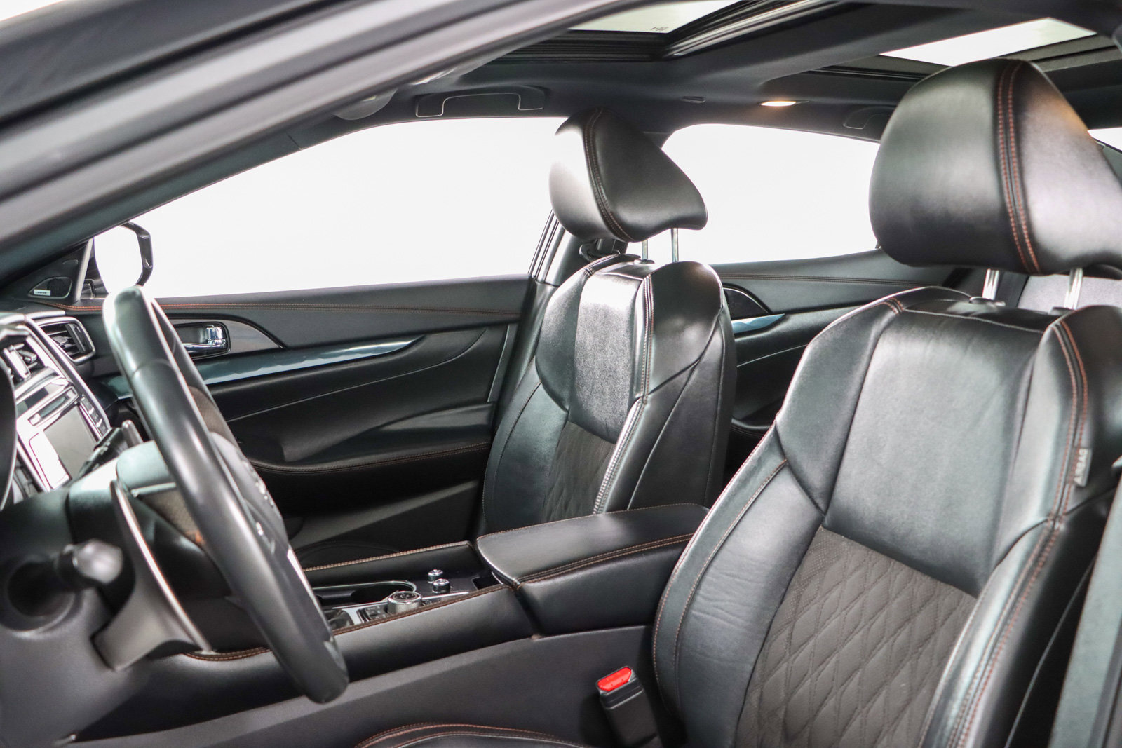 Used 2023 Nissan Maxima SR w/ Sport Mat Group FWD image 25