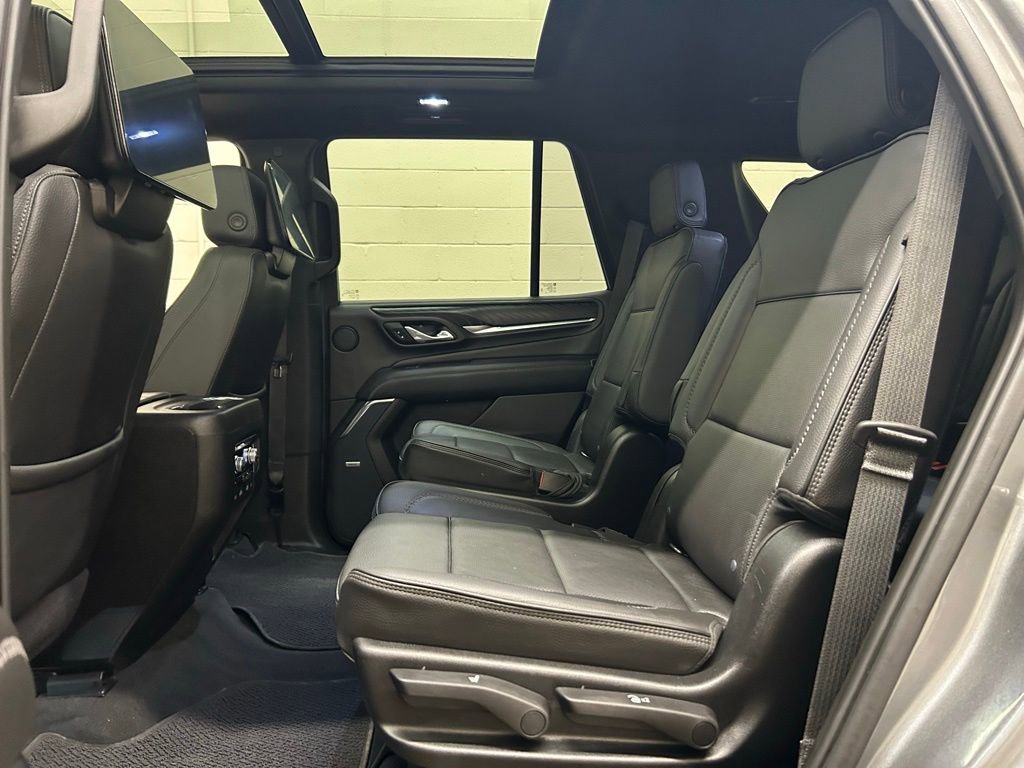 Used 2021 GMC Yukon Denali w/ Denali Premium Package image 8