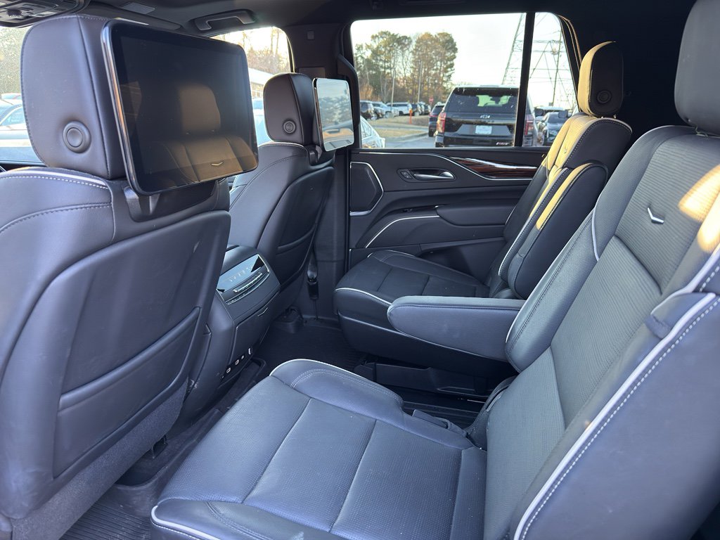Used 2023 Cadillac Escalade Premium Luxury w/ Performance Package image 11