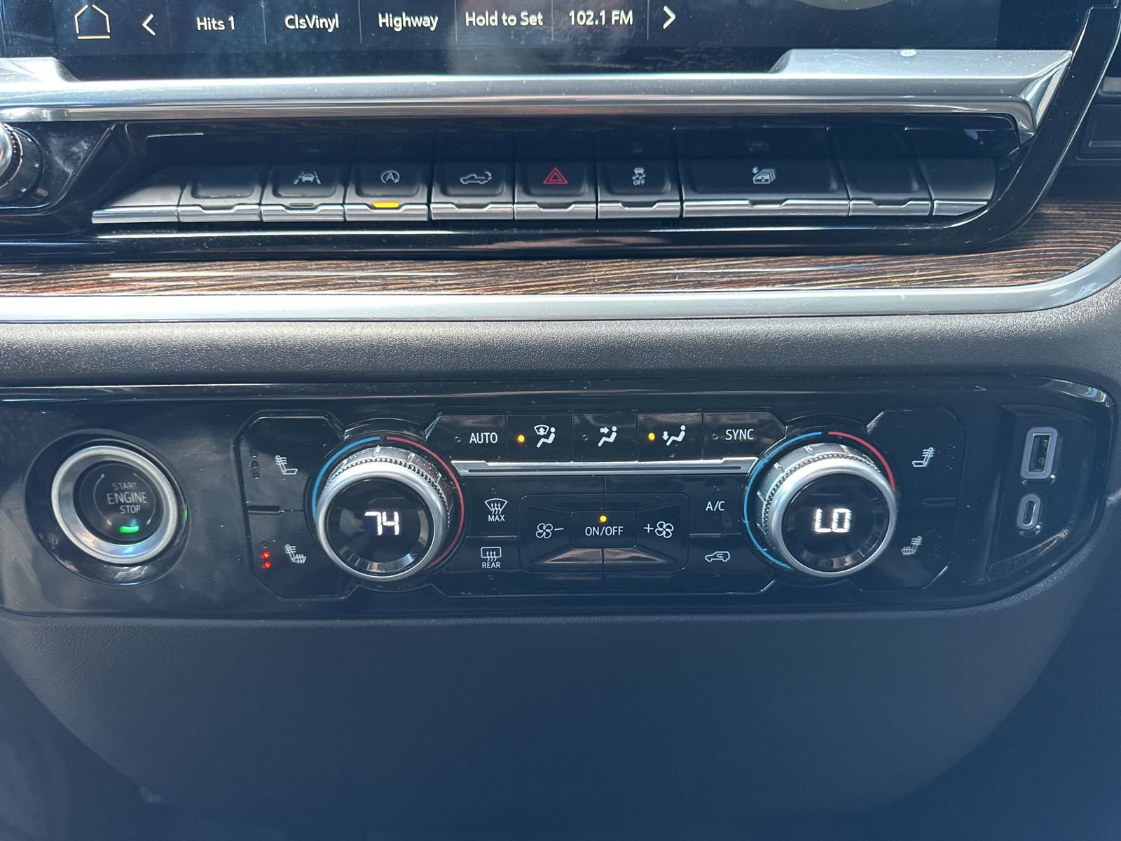 Used 2022 GMC Sierra 1500 SLE image 25