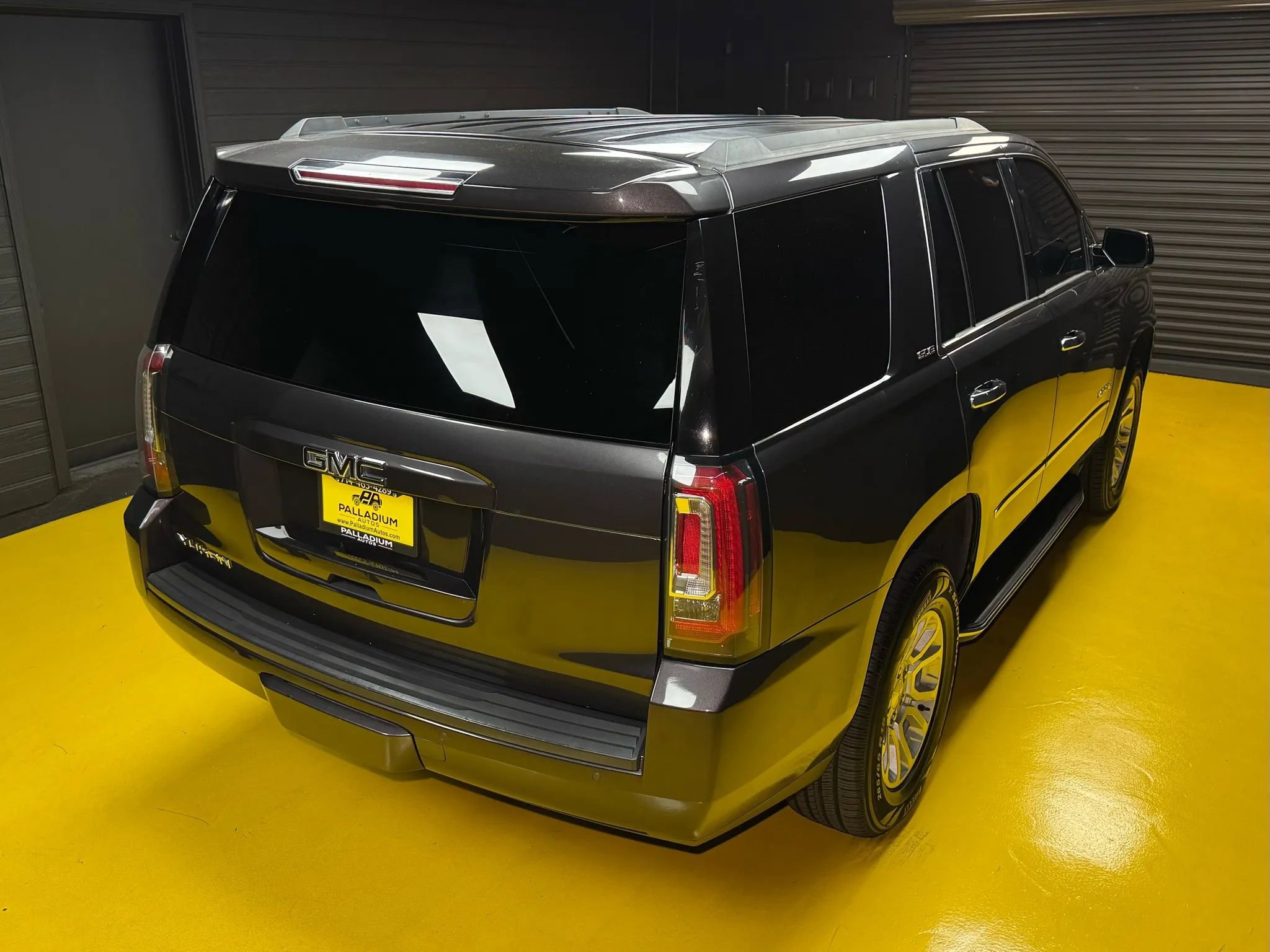 Used 2016 GMC Yukon SLE w/ HD Trailering Package image 59