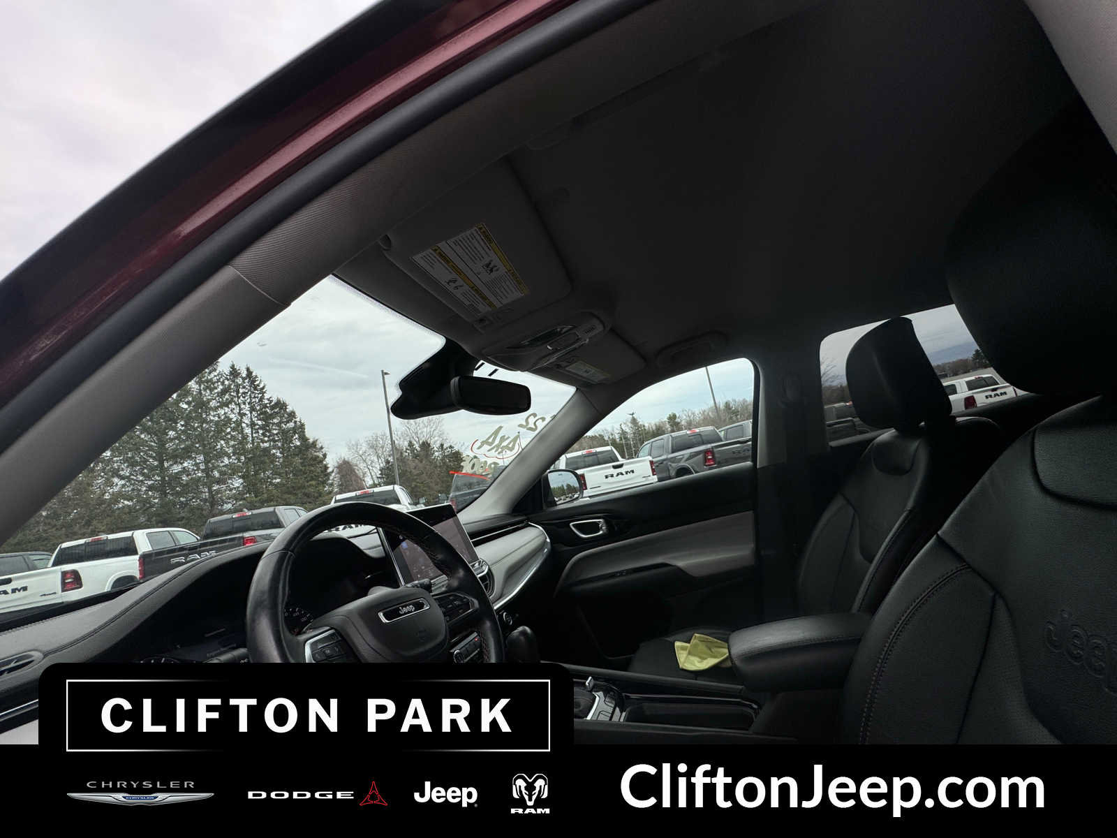 Used 2022 Jeep Compass Limited image 26