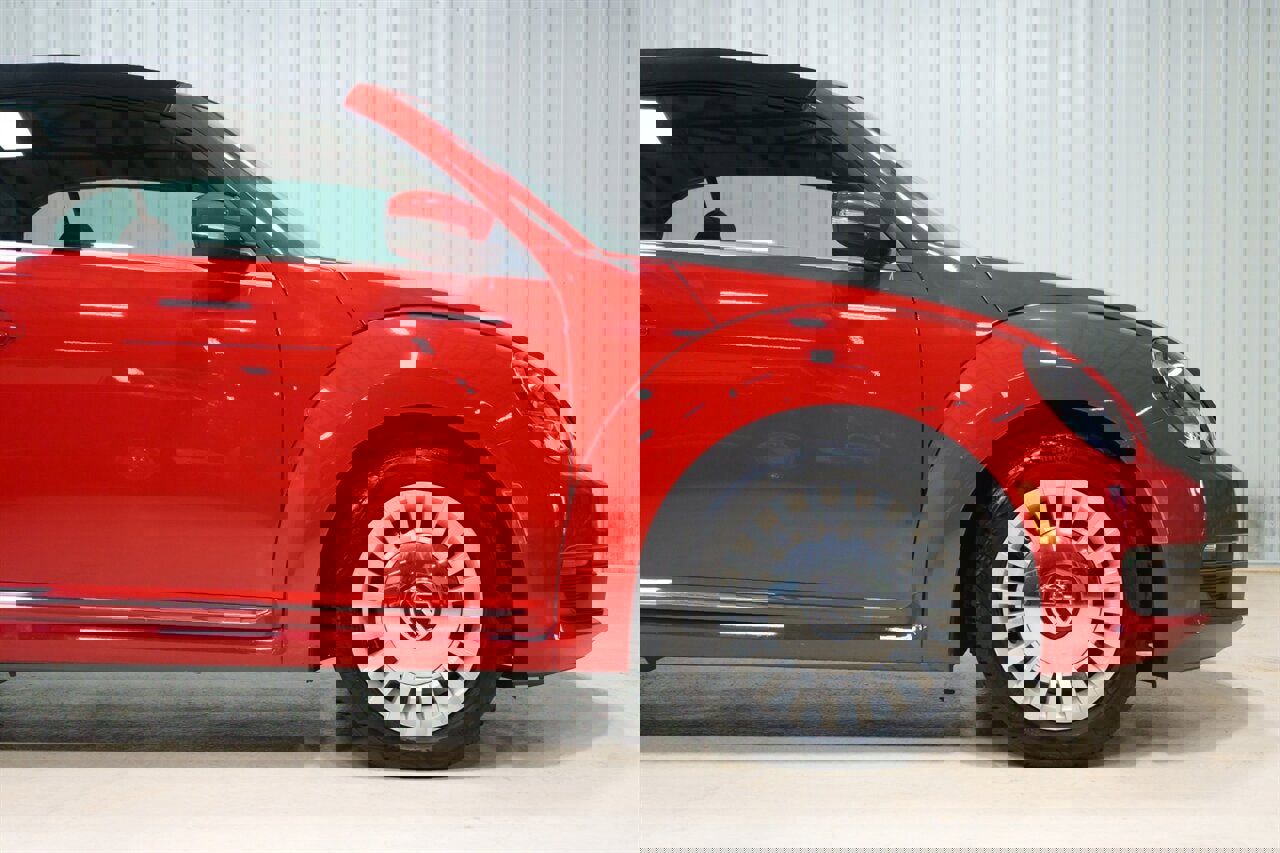 Used 2013 Volkswagen Beetle 2.5 image 11