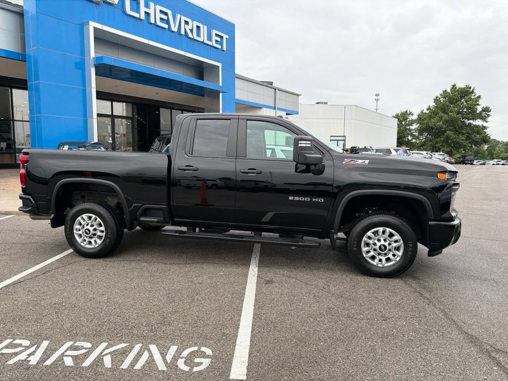 Used 2026 Chevrolet Silverado 2500 Custom w/ Custom Convenience Package AWD/4WD image 2