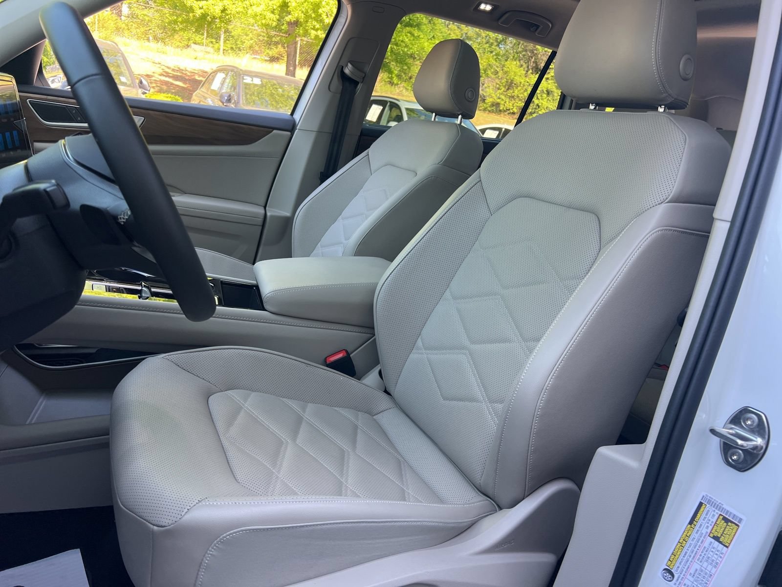 Certified 2026 Volkswagen Atlas SE w/ Panoramic Sunroof Package FWD image 31