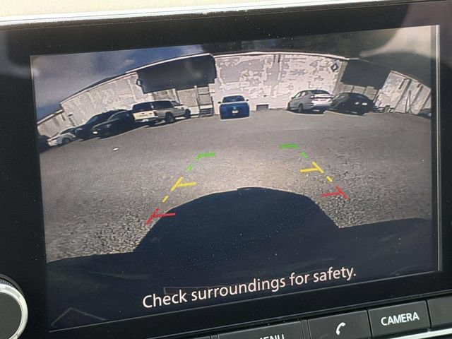 Used 2024 Nissan Rogue SV FWD image 2