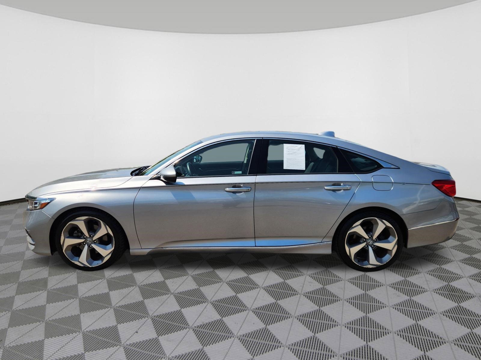 Used 2019 Honda Accord Touring image 5