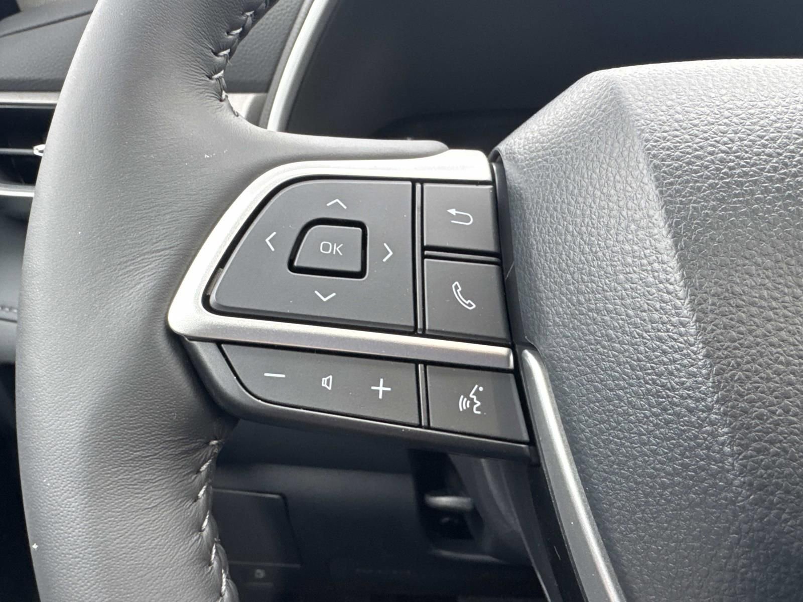New 2026 Toyota Highlander XLE image 14