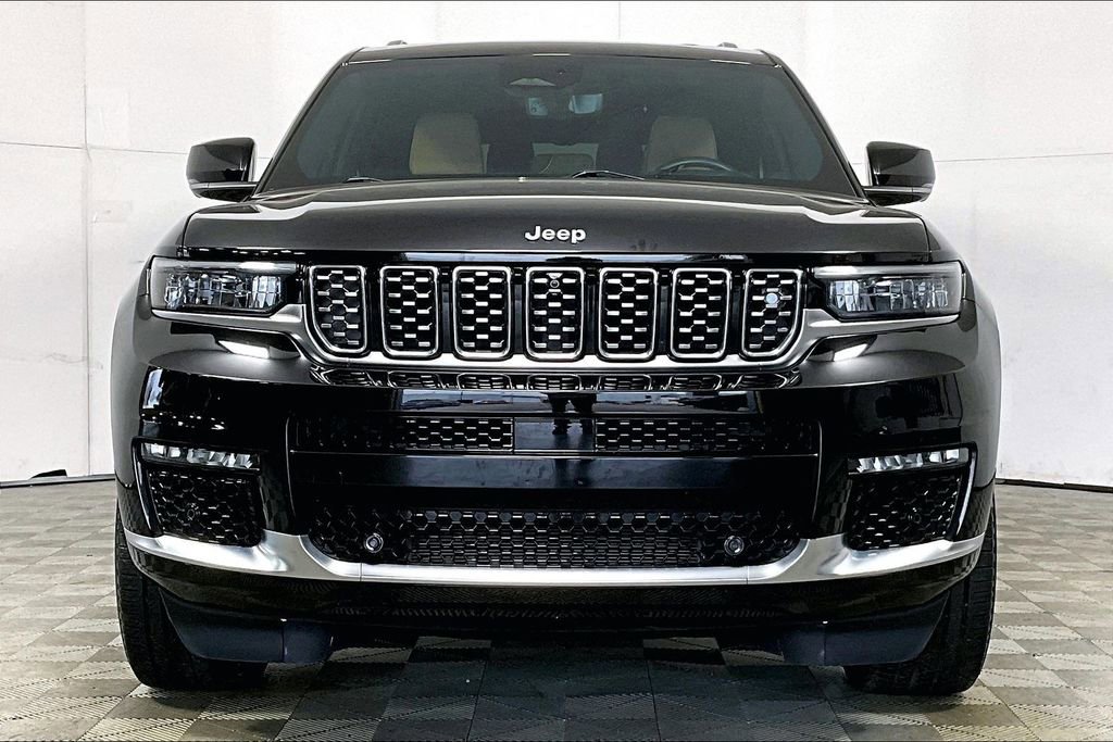 Used 2024 Jeep Grand Cherokee L Summit w/ Advanced Protech Group IV image 3