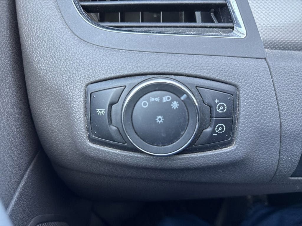 Used 2013 Ford Edge SEL image 23