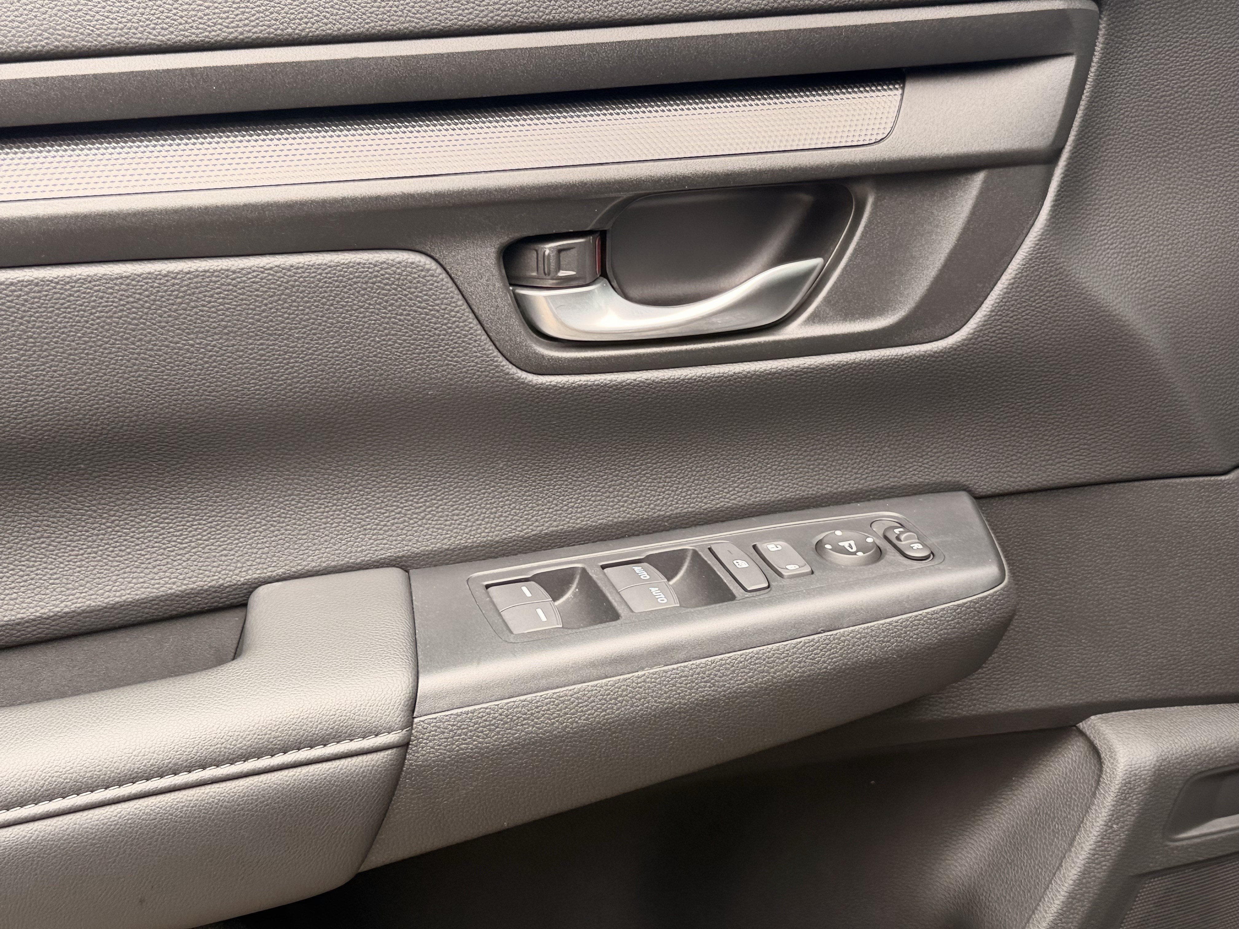Used 2024 Honda CR-V EX image 11