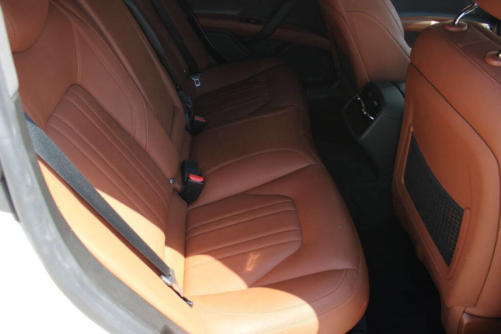 Used 2018 Maserati Ghibli image 16