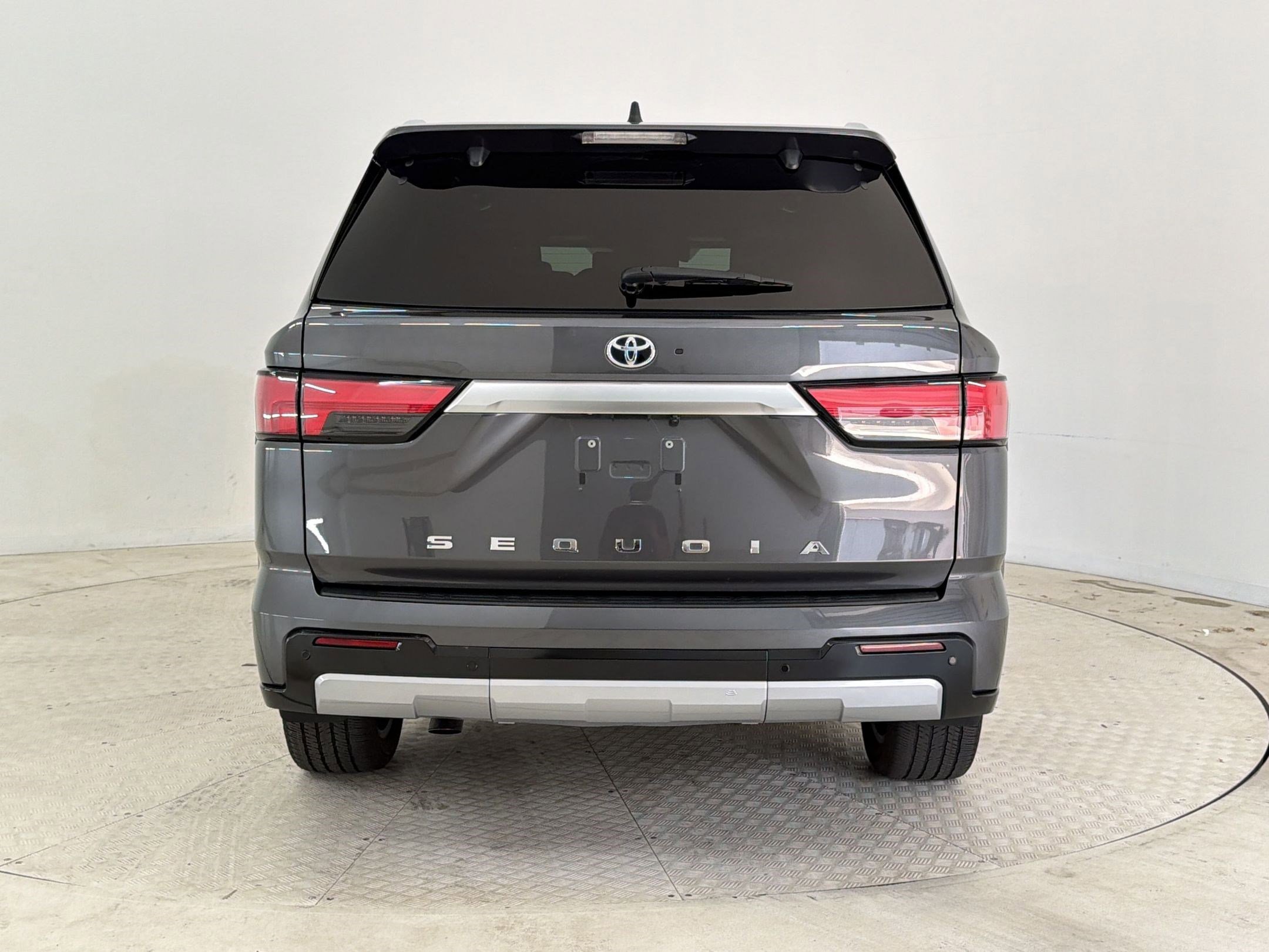 Used 2024 Toyota Sequoia Capstone AWD/4WD image 10