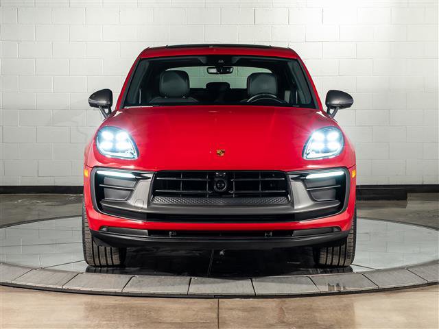 Certified 2025 Porsche Macan Turbo image 6