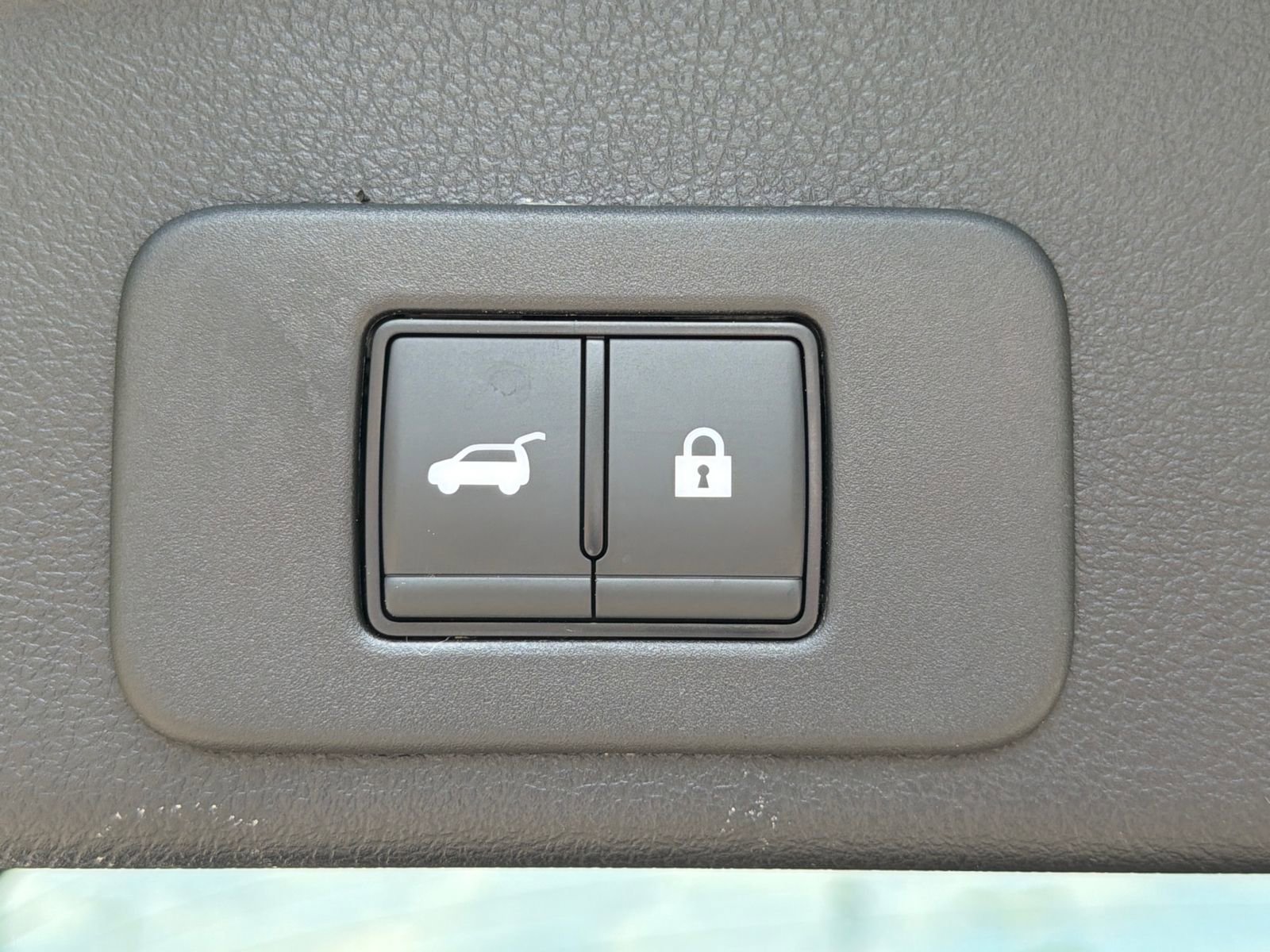 Certified 2025 Nissan Murano SL w/ Cargo Package AWD/4WD image 19