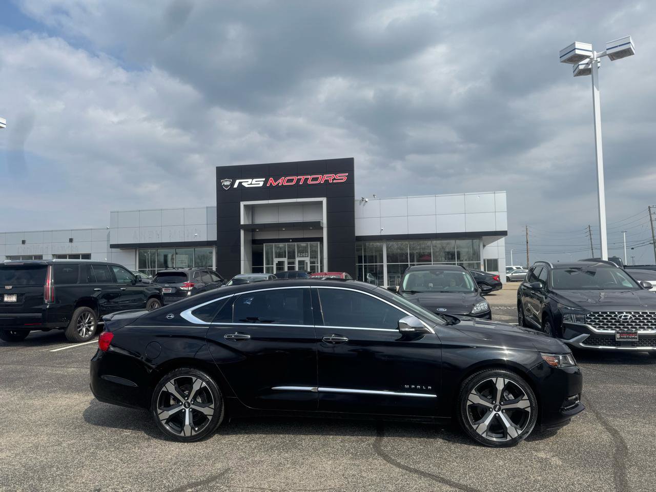 Used 2018 Chevrolet Impala Premier w/ Premier Confidence Package FWD image 3