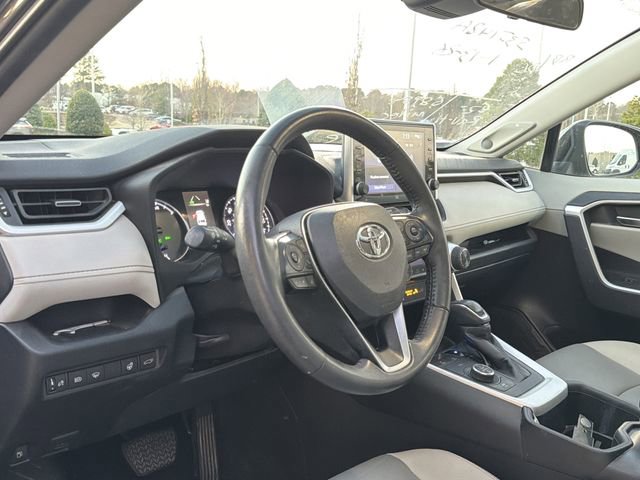 Used 2022 Toyota RAV4 XLE Premium image 6
