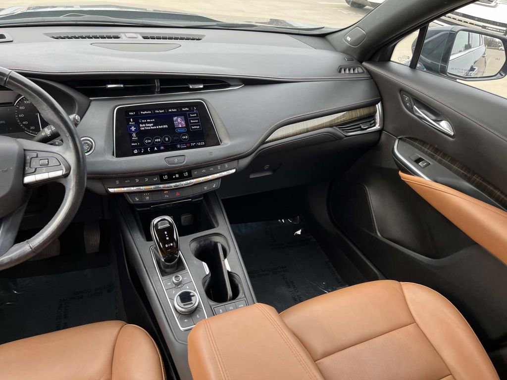 Used 2021 Cadillac XT4 Premium Luxury image 15