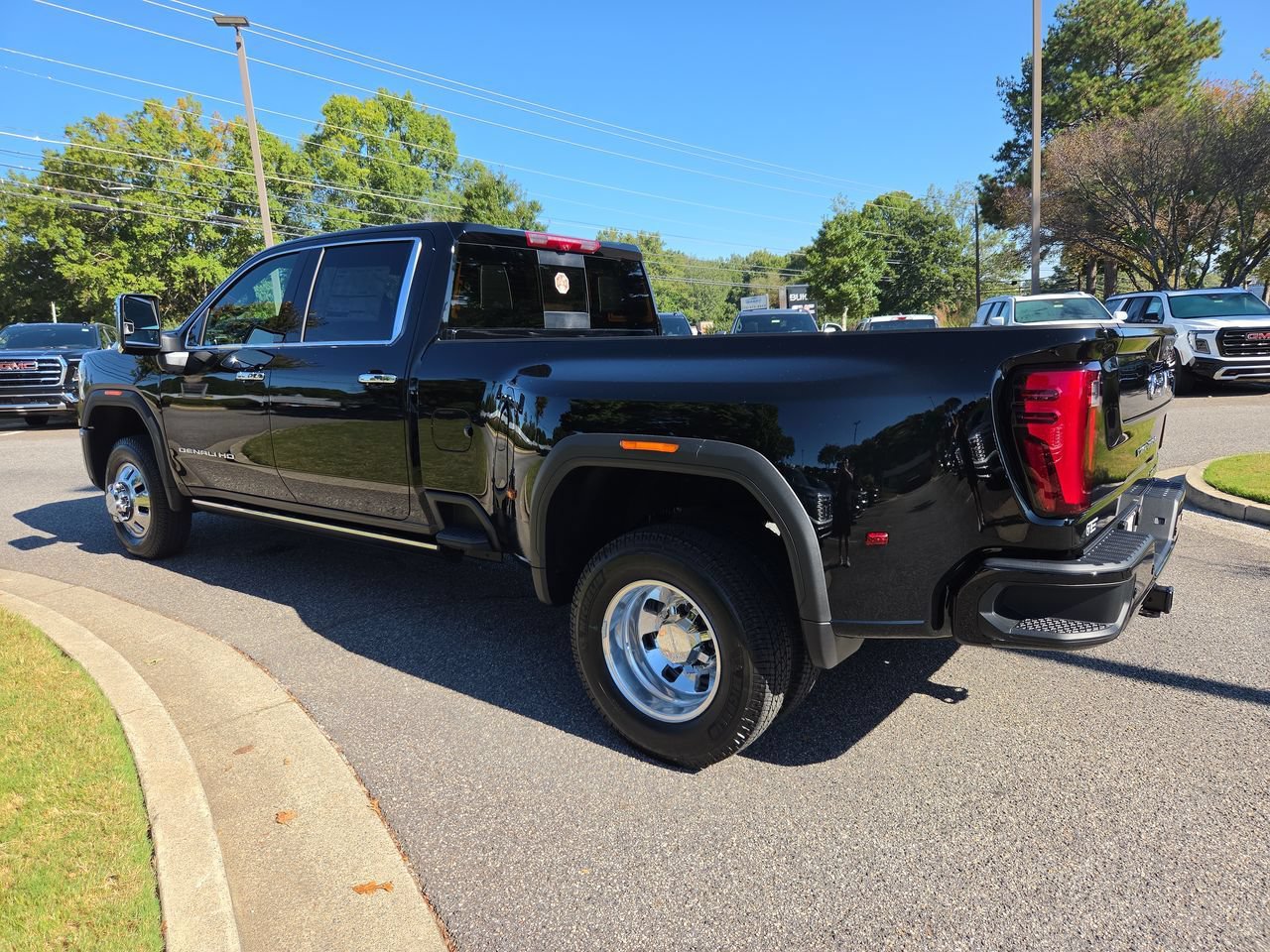 New 2026 GMC Sierra 3500 Denali Ultimate AWD/4WD image 6