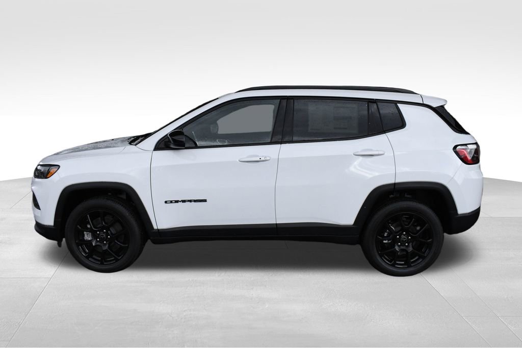 New 2026 Jeep Compass Latitude image 2