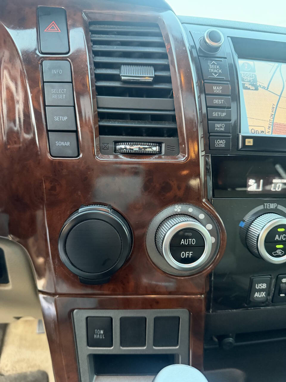Used 2011 Toyota Sequoia Limited RWD image 44