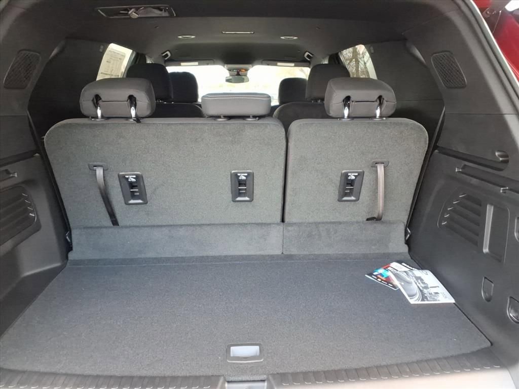 New 2026 Chevrolet Traverse LT image 16