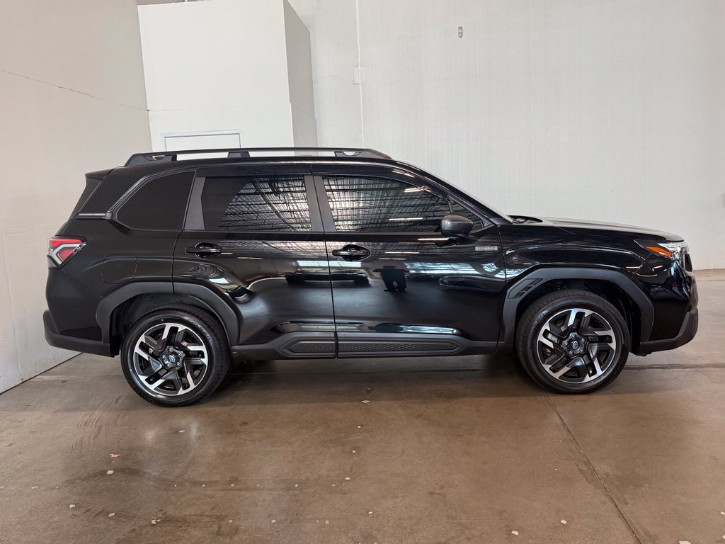 Used 2025 Subaru Forester Premium AWD/4WD image 14
