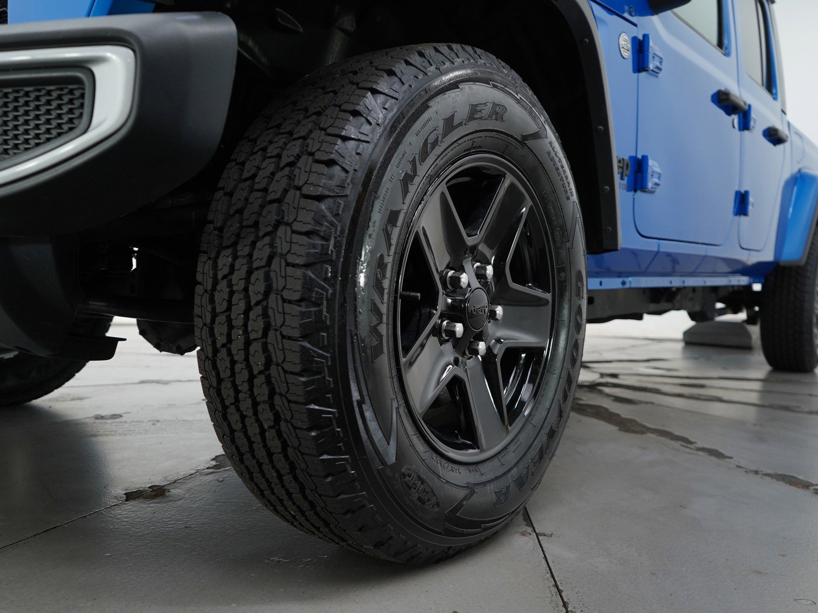 Used 2021 Jeep Gladiator Sport image 25