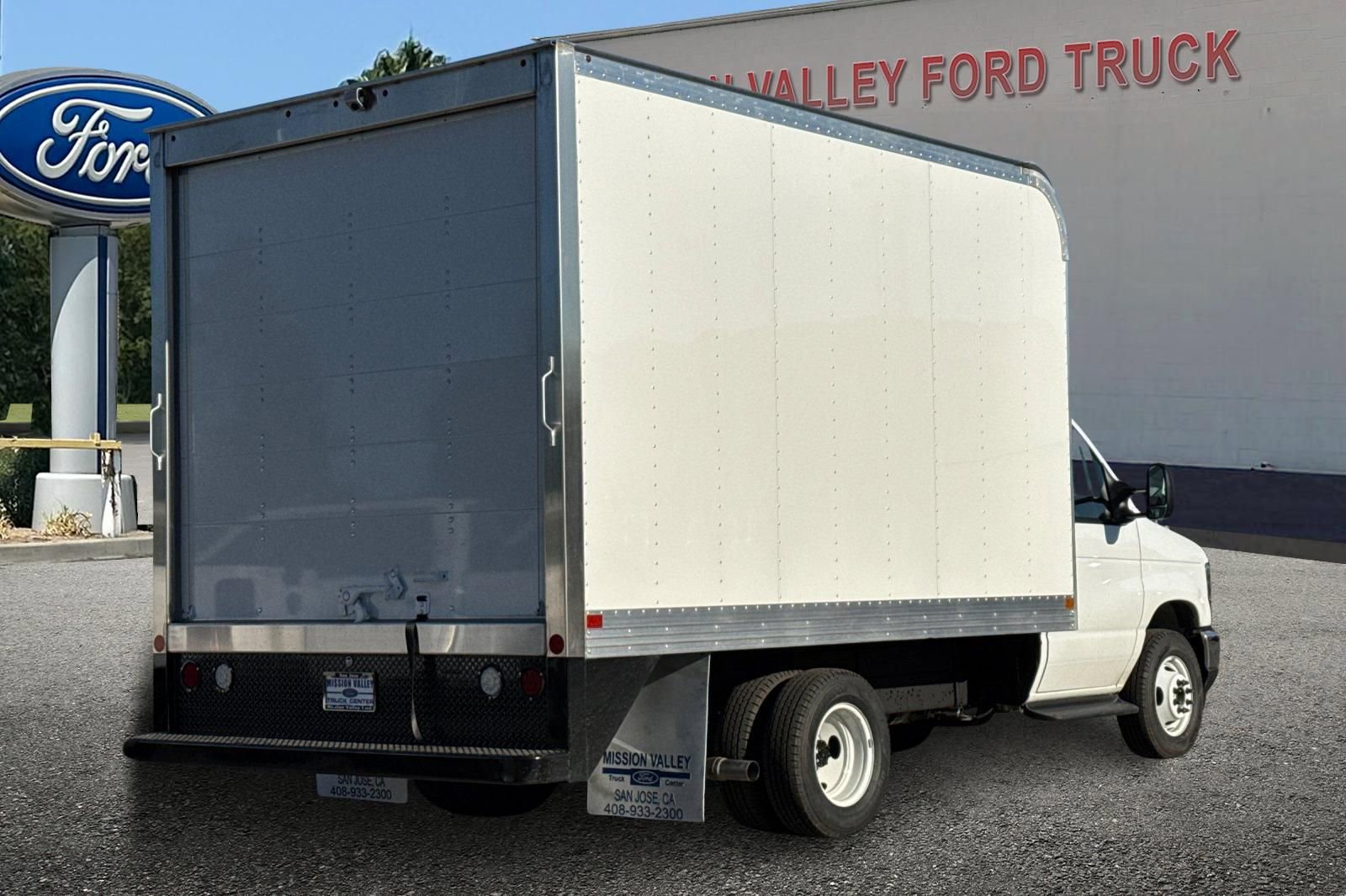 New 2026 Ford E-350 and Econoline 350 Super Duty w/ Power Equipment Group image 4