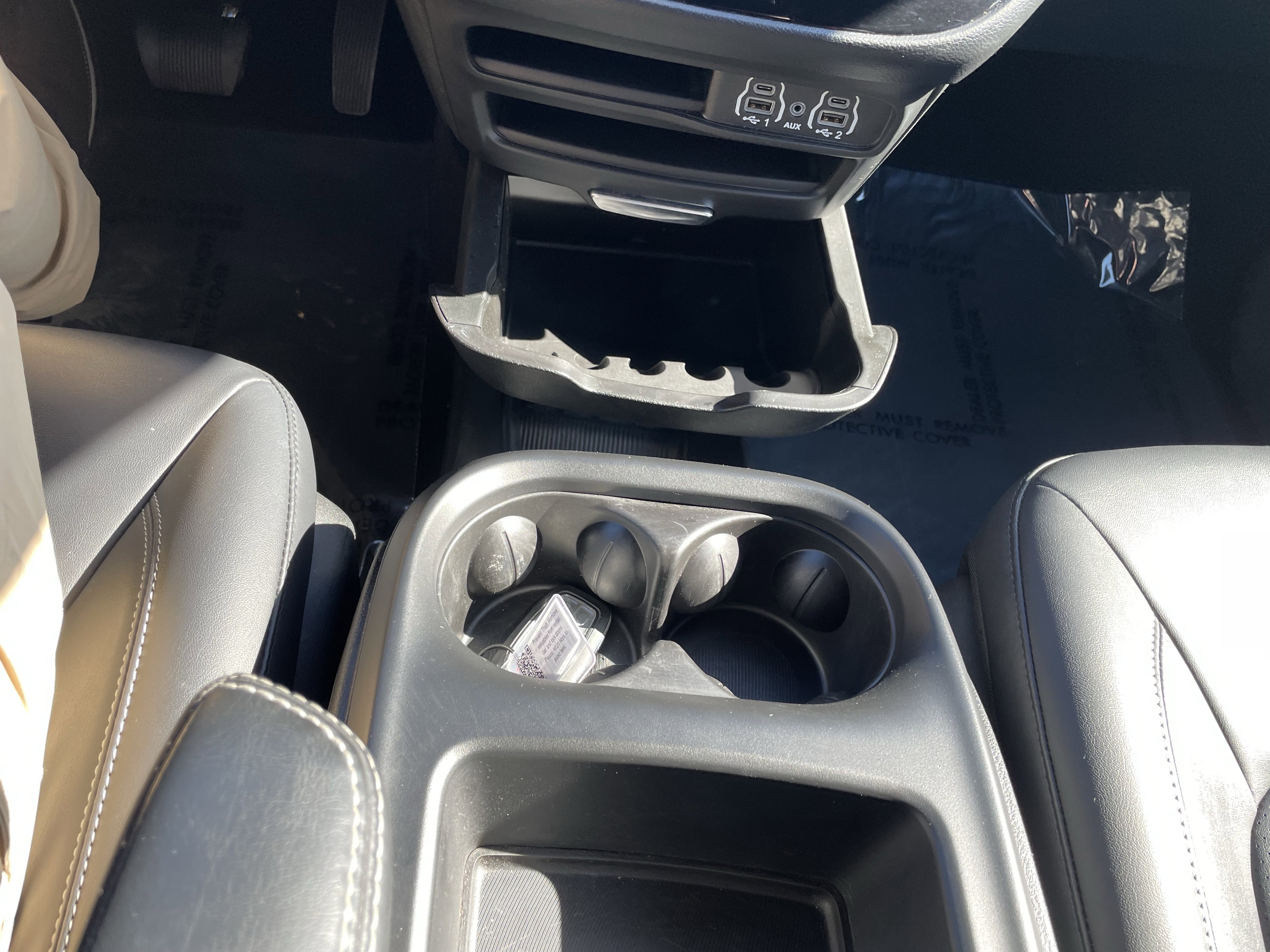 Used 2025 Chrysler Pacifica Select image 24
