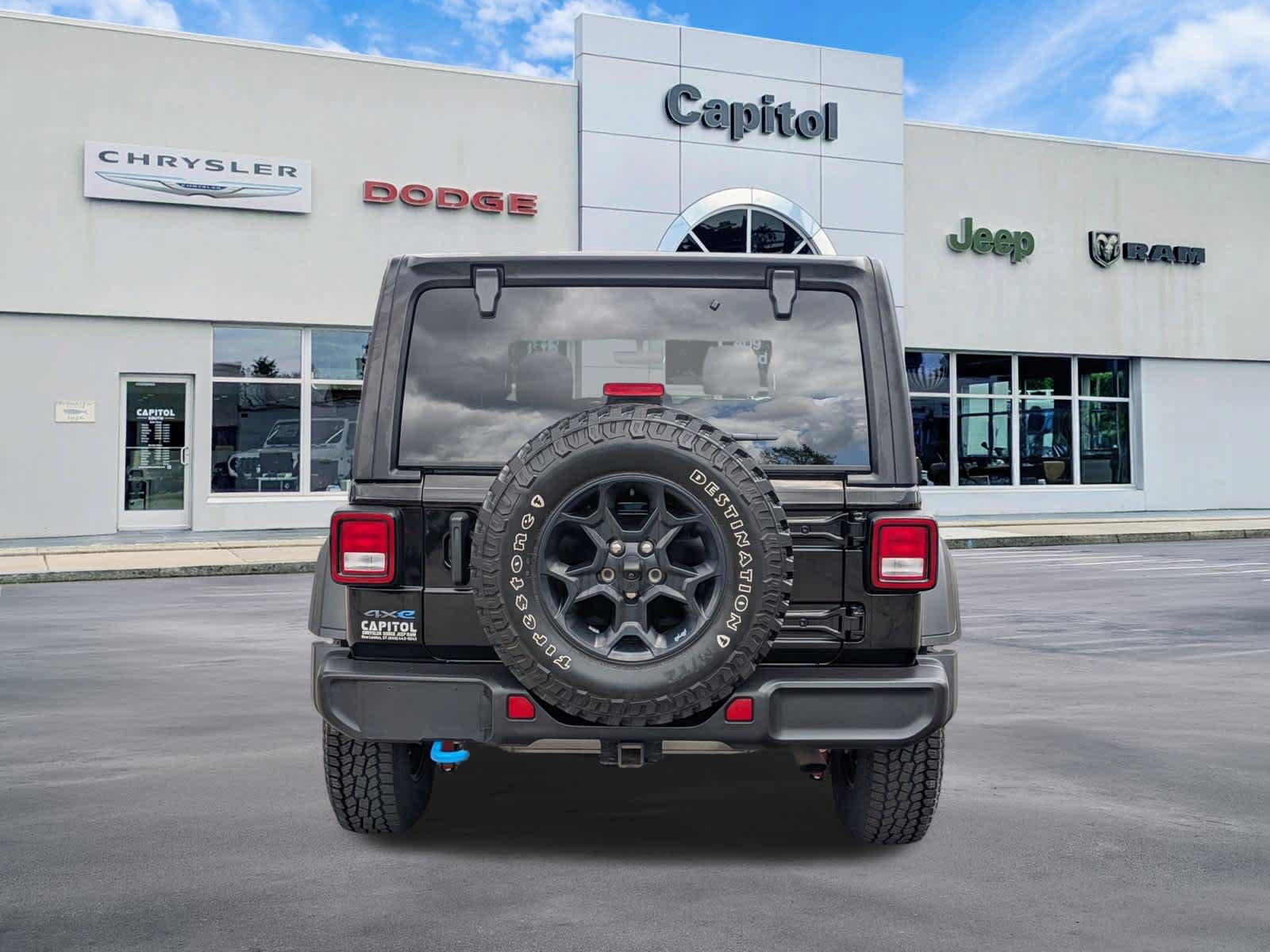 Used 2023 Jeep Wrangler Unlimited w/ Cold Weather Group AWD/4WD image 6