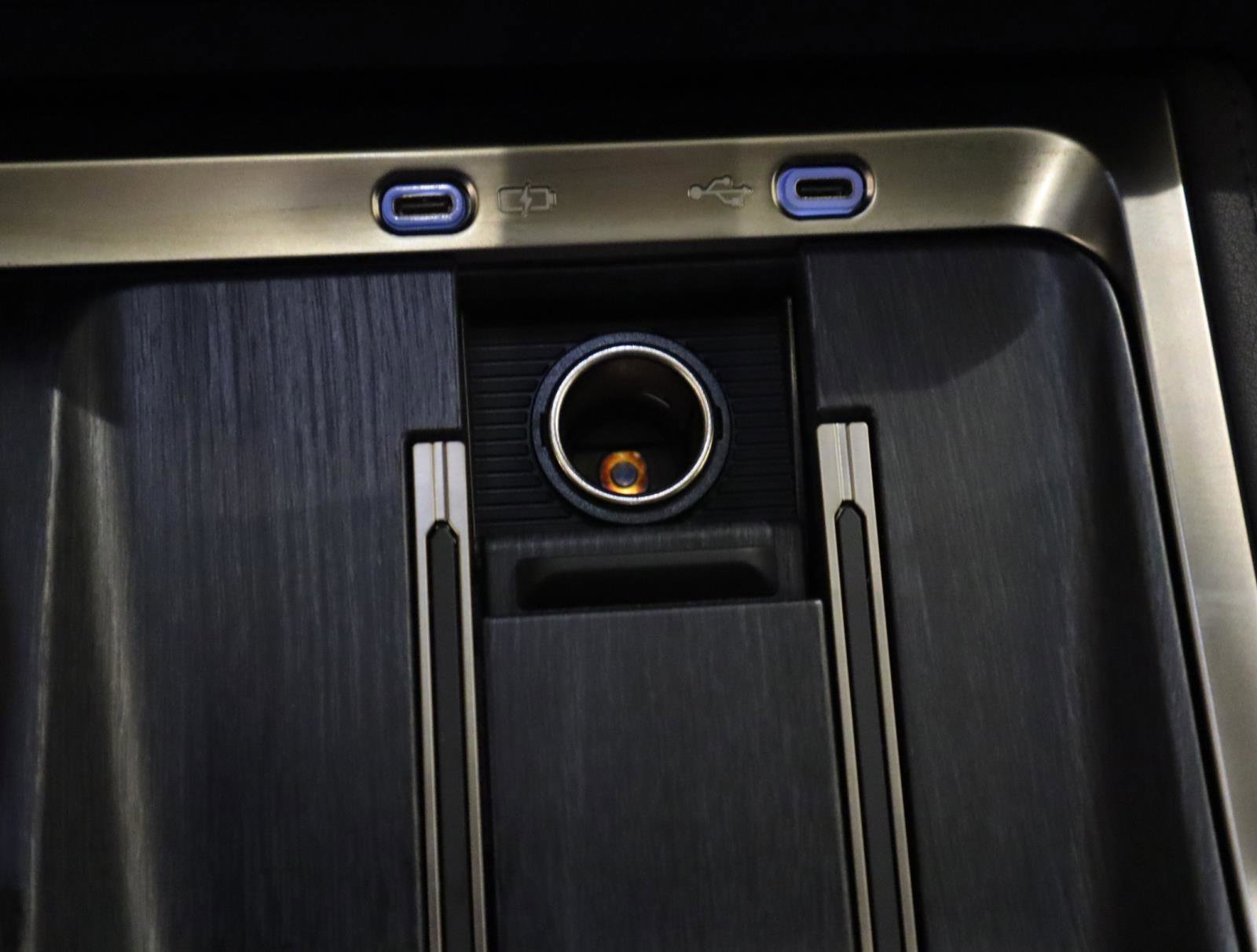 Used 2024 Lexus GX 550 w/ Accessory Package (Z1) image 37