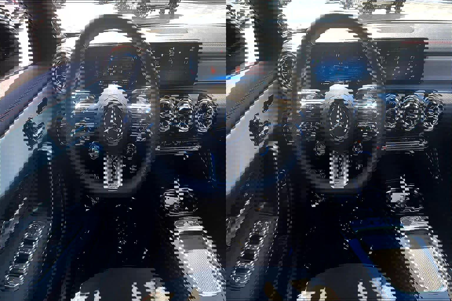 Used 2025 Mercedes-Benz CLA 35 AMG 4MATIC image 6