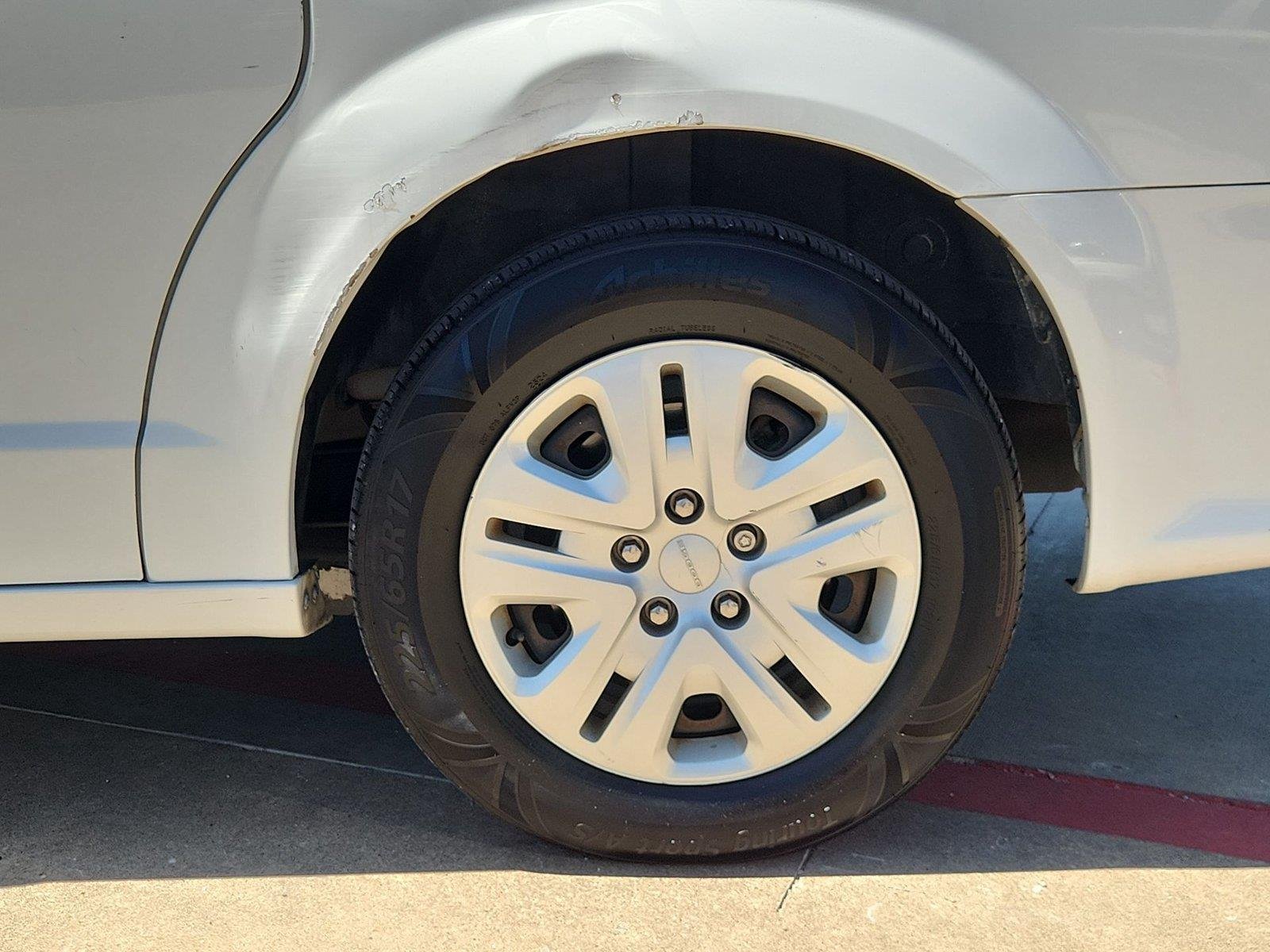 Used 2018 Dodge Grand Caravan SE FWD image 28