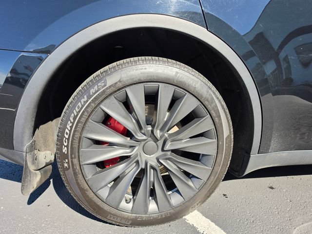 Used 2025 Tesla Model Y Long Range AWD/4WD image 9