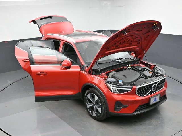Used 2023 Volvo XC40 B4 Plus w/ Driver Assist Package FWD image 47