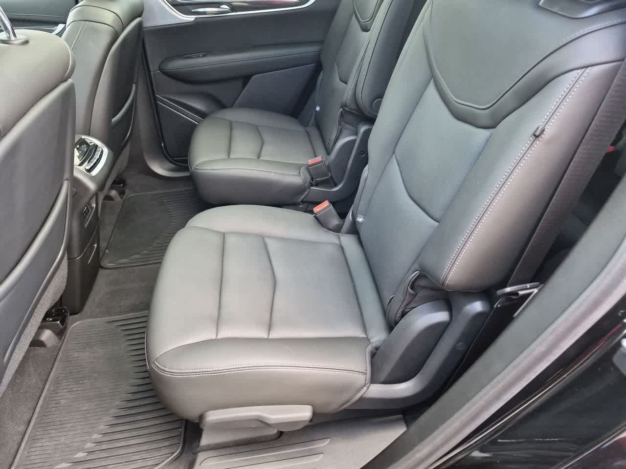 Used 2024 Cadillac XT6 Sport w/ Technology Package AWD/4WD image 20