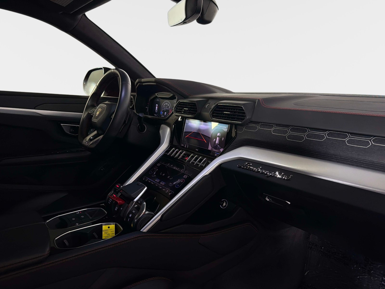 Used 2020 Lamborghini Urus AWD/4WD image 27