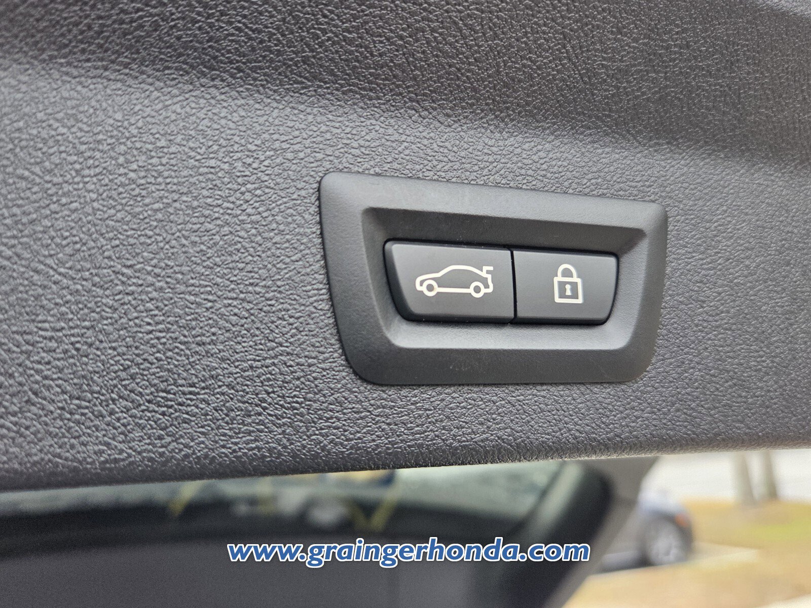 Used 2021 BMW X3 xDrive30e w/ Convenience Package image 12