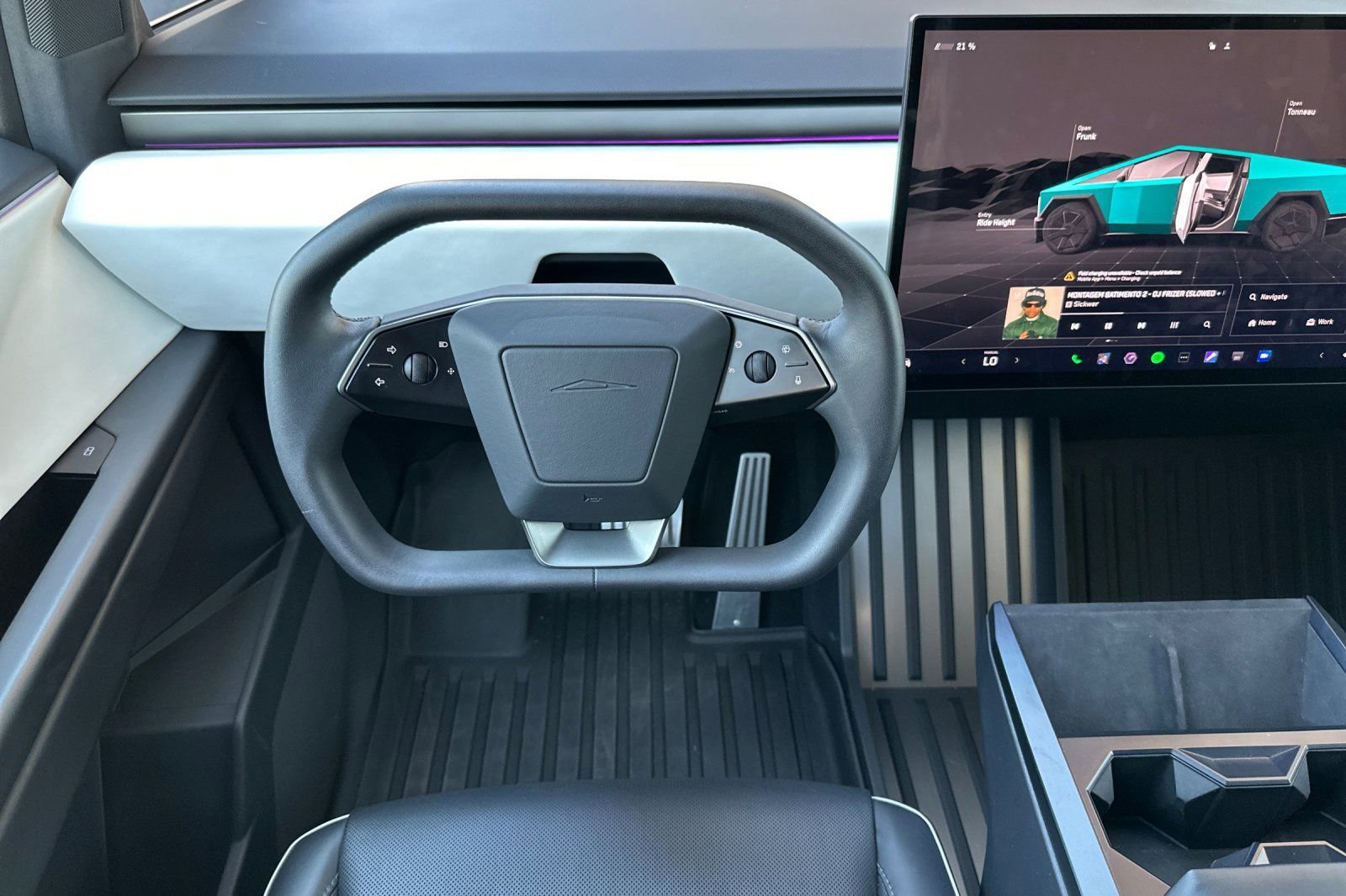 Used 2024 Tesla Cybertruck AWD Crew Cab image 15