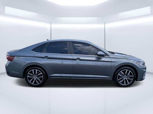 Certified 2026 Volkswagen Jetta SE FWD image 2