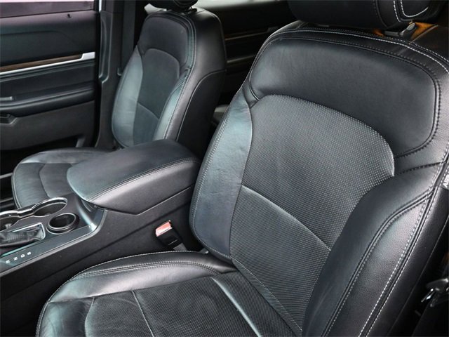 Used 2016 Ford Explorer Limited image 18