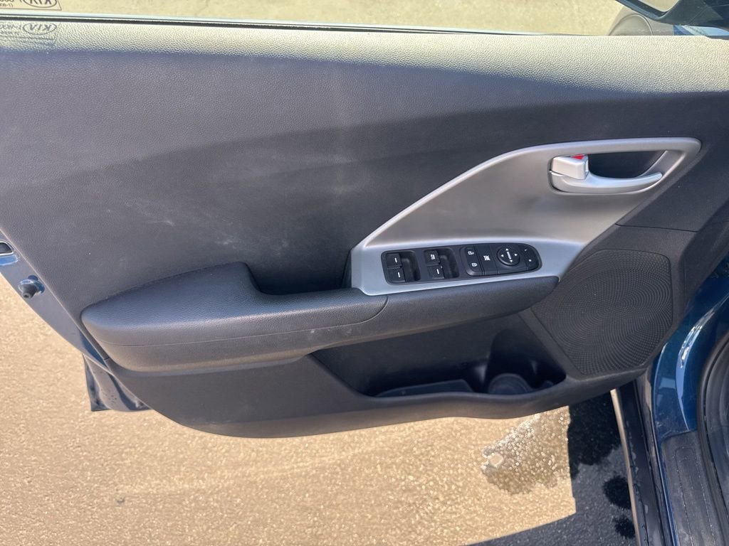 Used 2018 Kia Niro LX FWD image 18