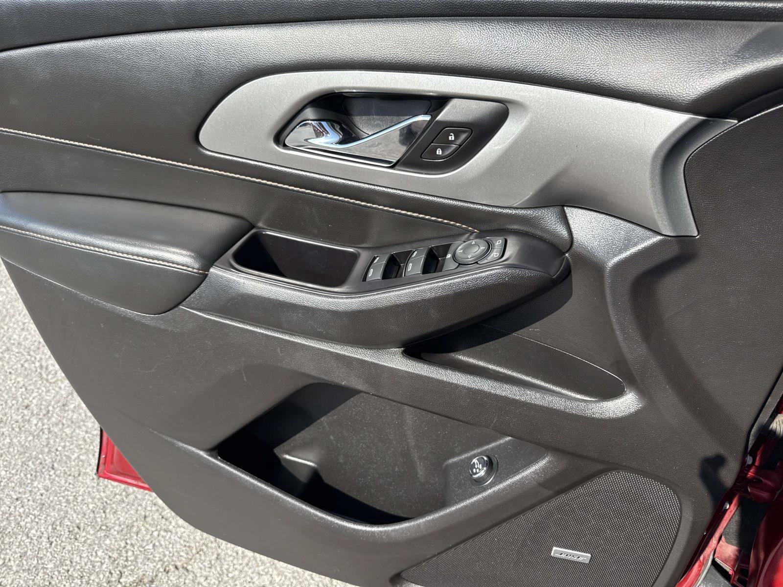 Used 2020 Chevrolet Traverse RS w/ LPO, Floor Liner Package FWD image 11