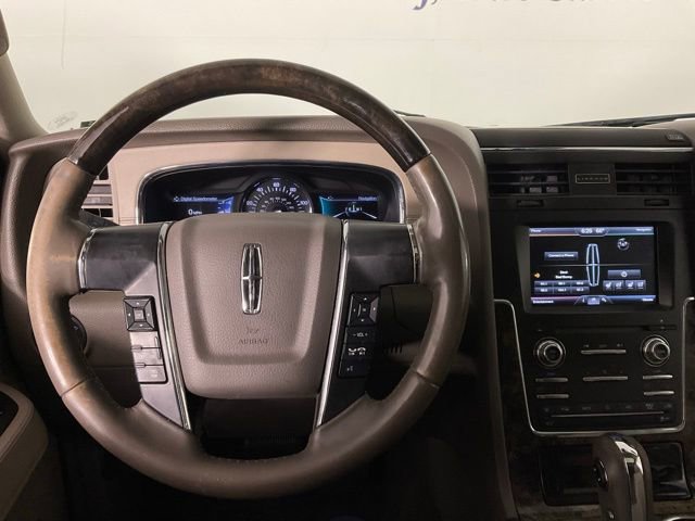 Used 2015 Lincoln Navigator 2WD image 19