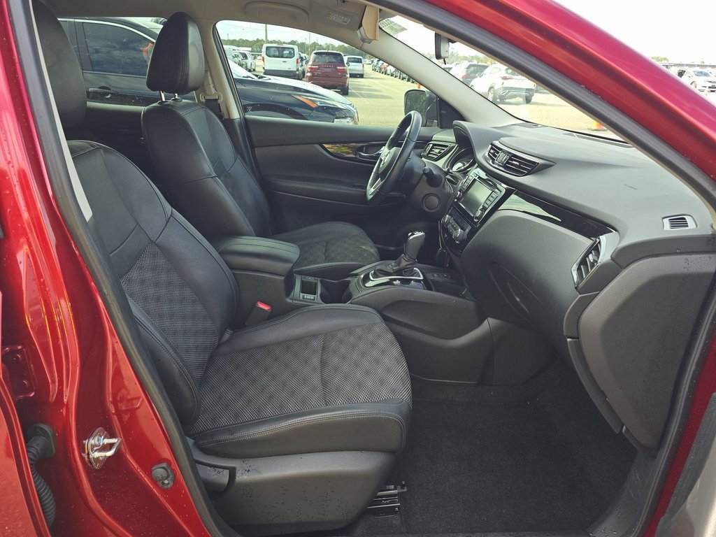 Used 2022 Nissan Rogue Sport SV w/ Technology Package image 8