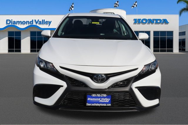 Used 2023 Toyota Camry SE image 2