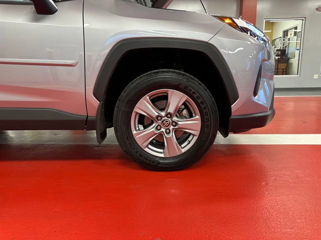 Used 2025 Toyota RAV4 XLE AWD/4WD image 30