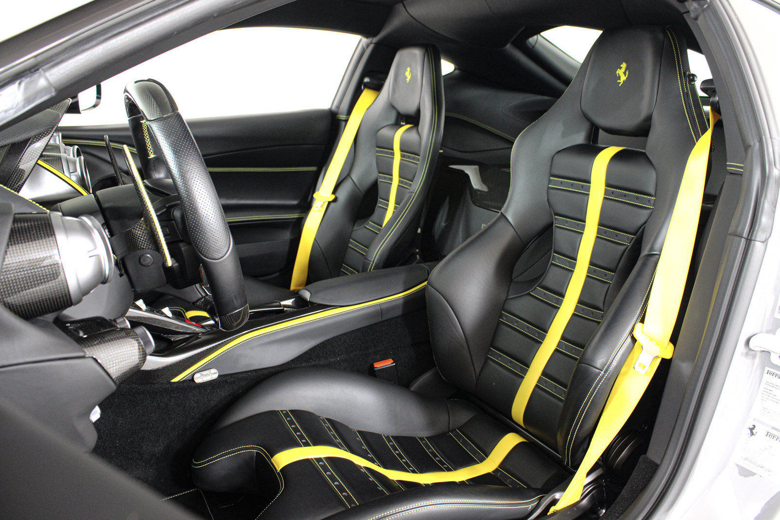 Used 2019 Ferrari 812 Superfast RWD image 31