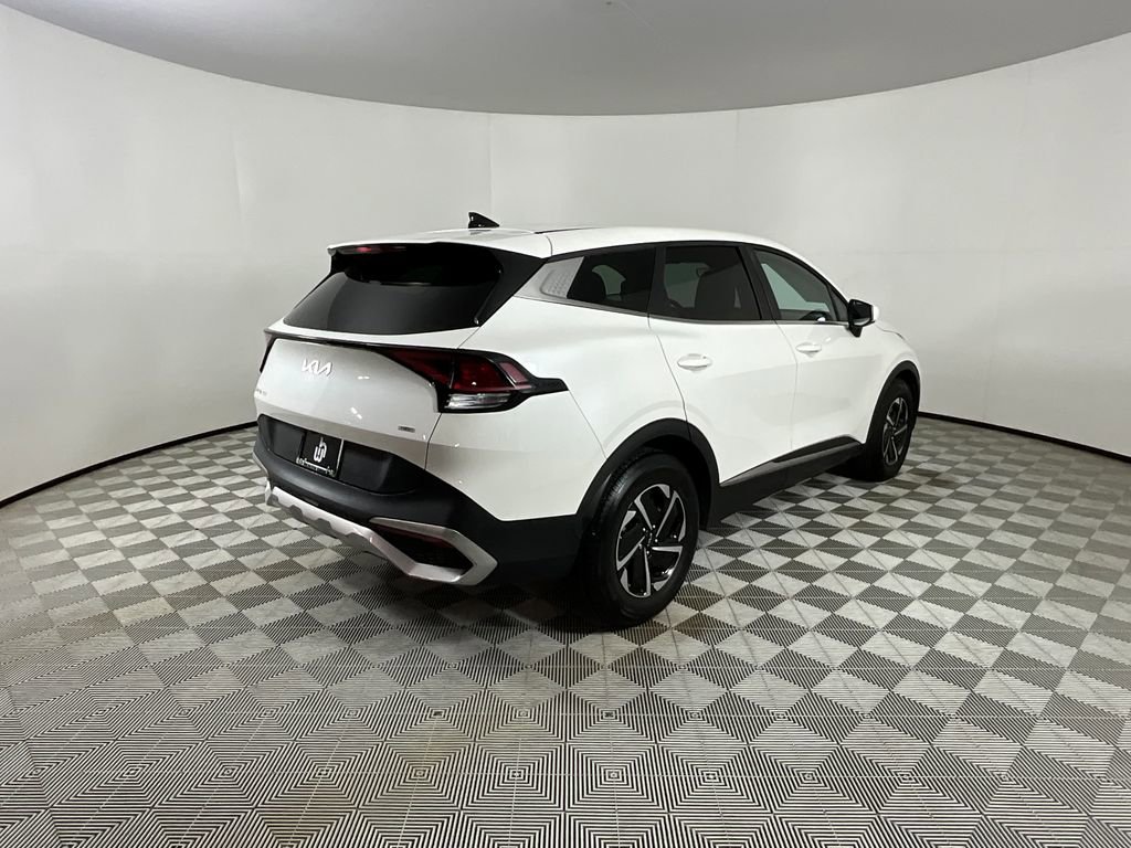 Used 2023 Kia Sportage LX FWD image 4